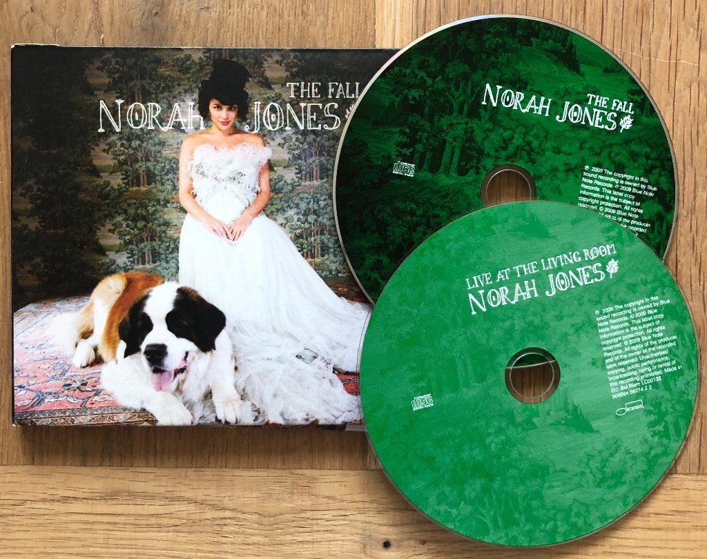 NORAH JONES - The Fall / Live at the Living room ( 2CD ), Ophalen of Verzenden, Zo goed als nieuw, Singer-songwriter