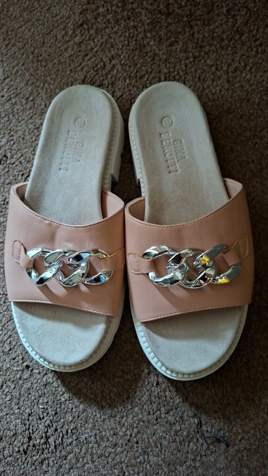 Gina Benotti Slippers Maat 39 - Zo goed als nieuw, Kleding | Dames, Schoenen, Slippers, Beige, Ophalen of Verzenden, Zo goed als nieuw