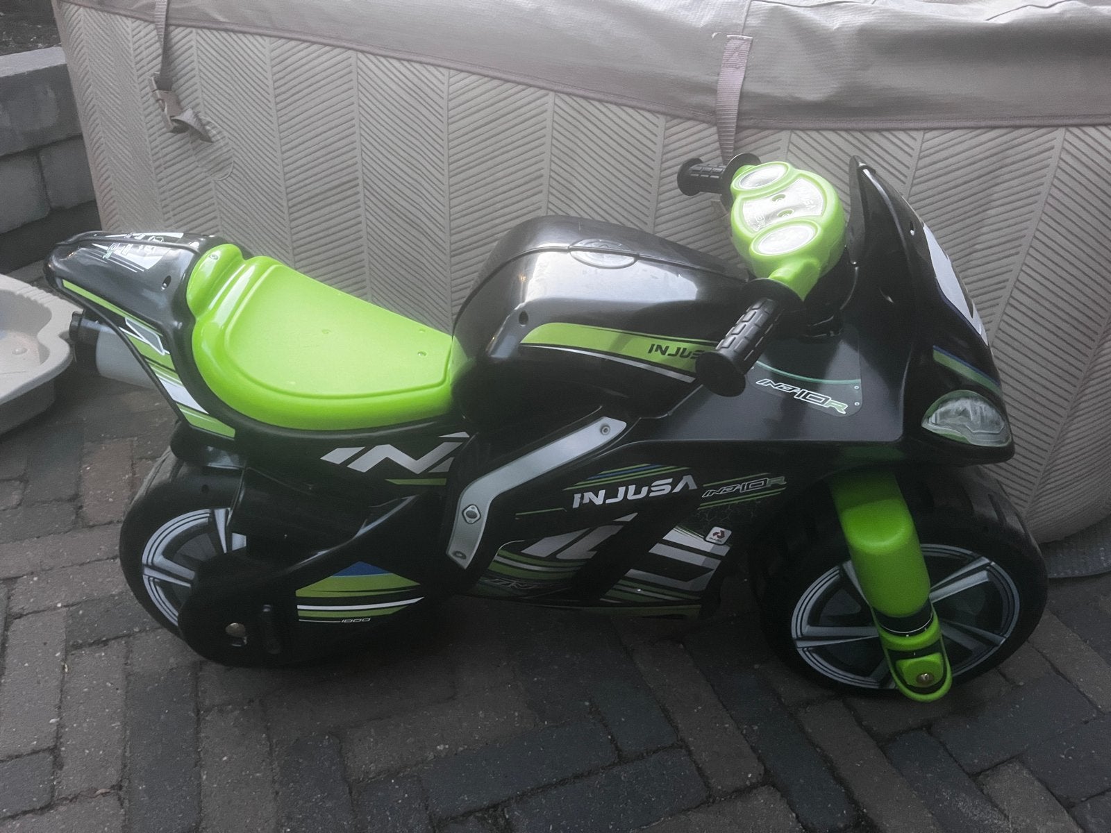 Injusa loopmotor groen/zwart, Ophalen, Gebruikt