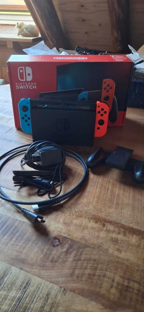 Nintendo Switch 32GB met Doos, Ophalen, Gebruikt, Eén computer, 3 spelers of meer