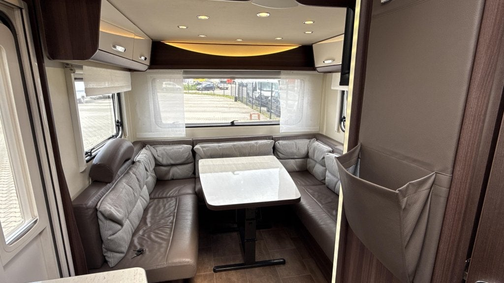Bürstner Averso Plus 510 TK bj 2015 met voortent en, Caravans en Kamperen, Caravans, Overige typen, Bedrijf, Treinzit, Schokbreker