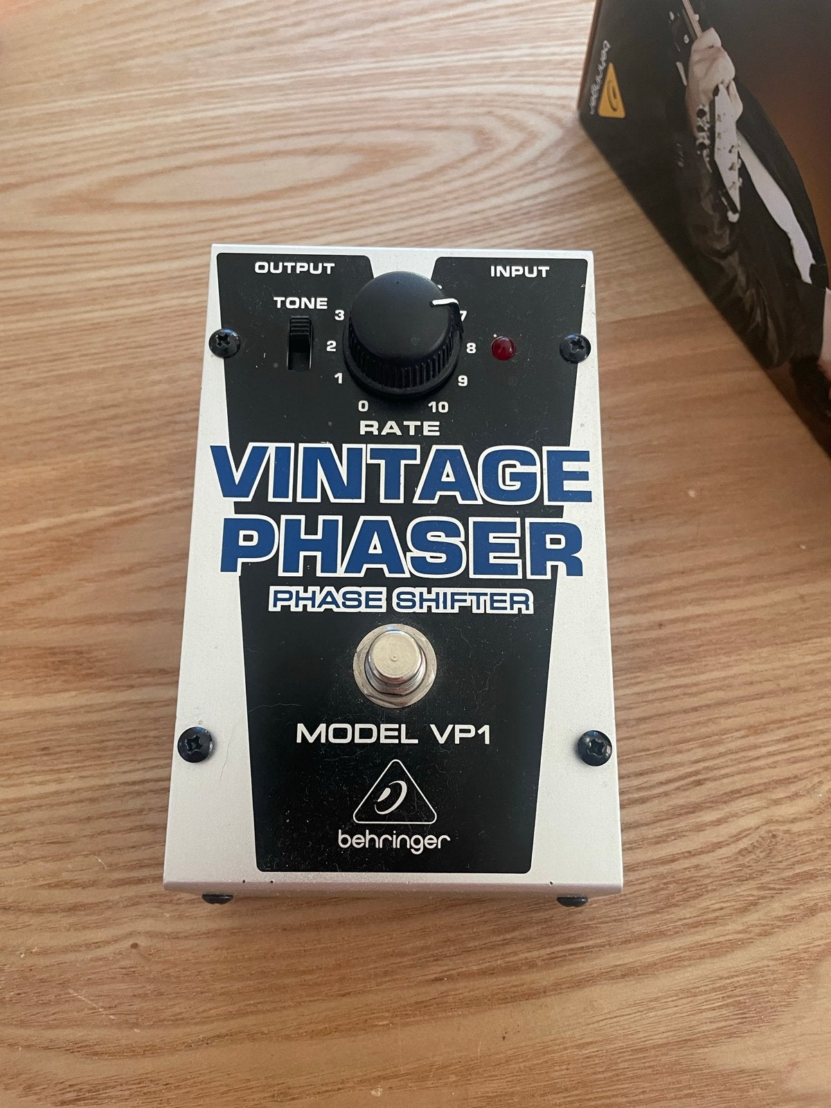 Behringer Vintage Phaser VP1 - Gitaar Effectpedaal, Muziek en Instrumenten, Effecten, Ophalen of Verzenden, Zo goed als nieuw
