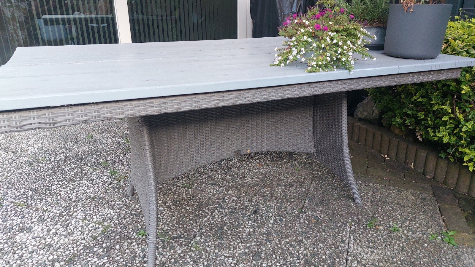 Gebruikte tuintafel, gratis ophalen., Tuin en Terras, Ophalen of Verzenden, Gebruikt, Rechthoekig, Hout