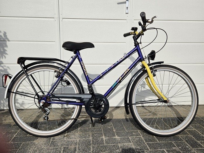 24 inch meisjes fiets, Ophalen, Zo goed als nieuw, 26 inch of meer