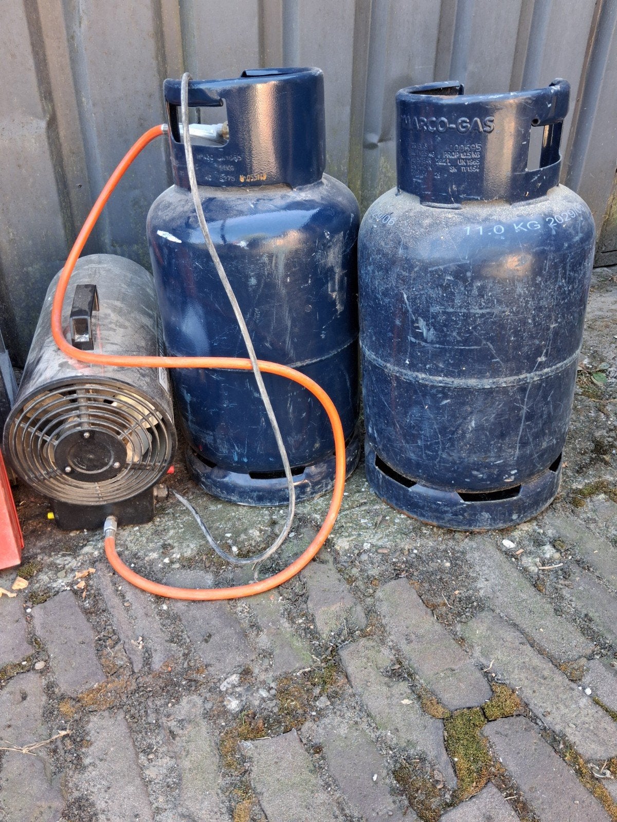 Bouwkachel inclusief 2 (lege) navulbare gasflessen, Ophalen of Verzenden