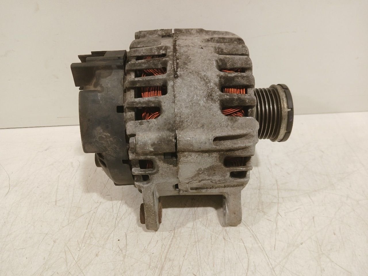 Dynamo Volkswagen Polo, Auto-onderdelen, Onderdelen@venauto.nl, Van der Ven Autorecycling B.V., Gebruikt, Ettenseweg 76, 4706 PB Roosendaal, The Netherlands