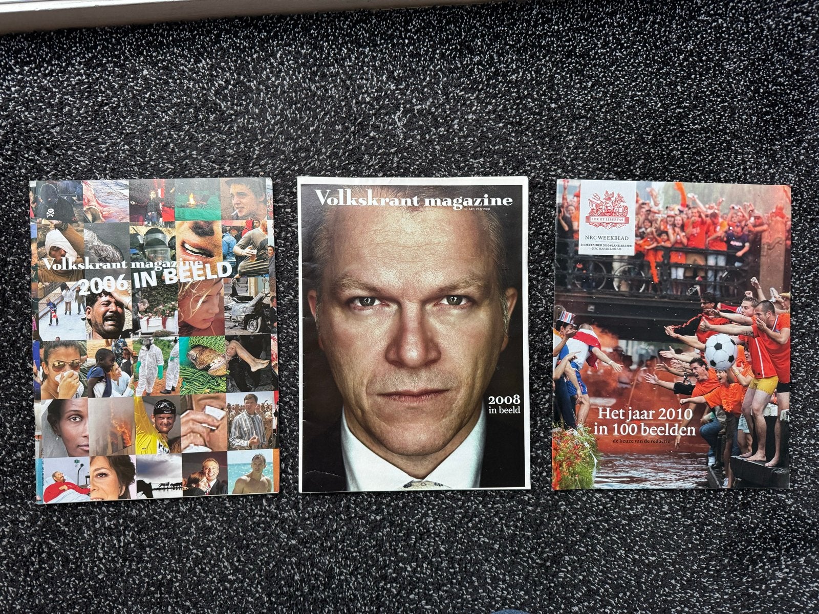 Volkskrant Magazine en NRC Weekblad Jaaroverzichten, Ophalen of Verzenden, Zo goed als nieuw, Krant