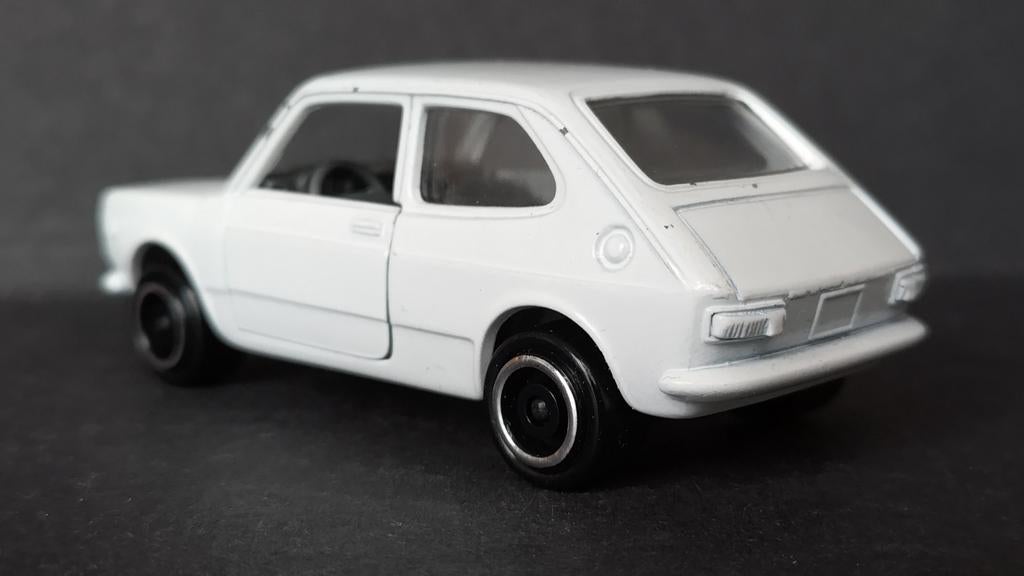 Fiat Seat 127 1:43 Auto Pilen Spain Pol, Hobby en Vrije tijd, Modelauto's | 1:43, Overige merken, Gebruikt, Auto, Verzenden