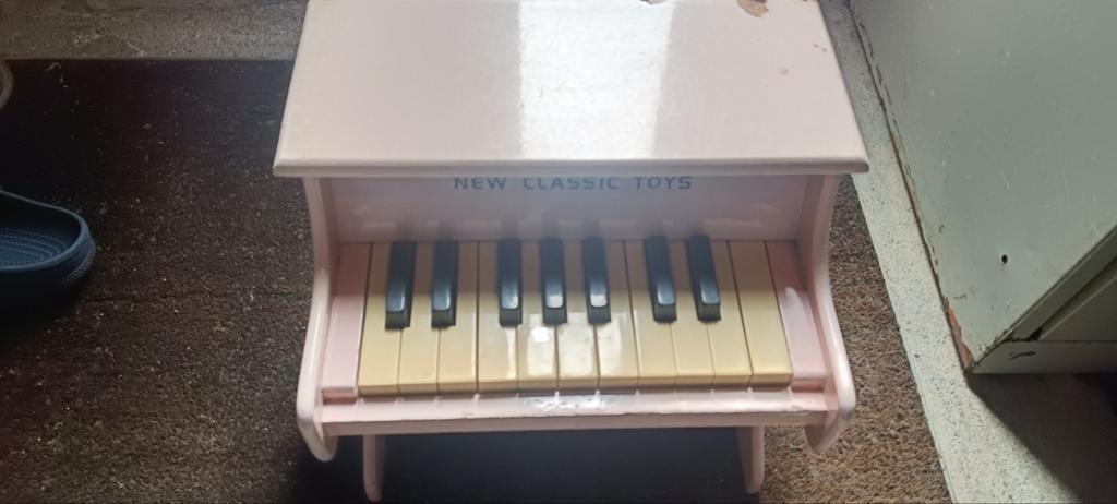 Gebruikt mini piano 'New Classic Toys', Ophalen, Gebruikt, Ontdekken, Met geluid