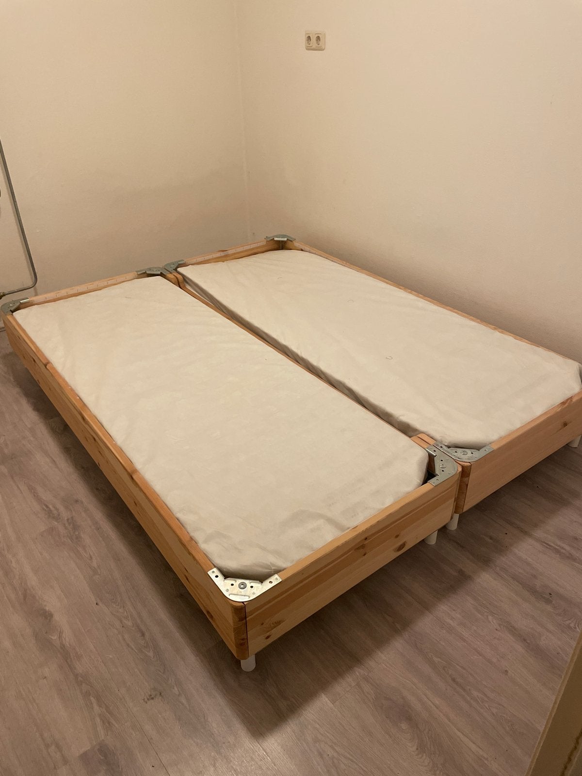 Ikea bedframe met 2 boxsprings, Ophalen, Gebruikt, Overige kleuren, Tweepersoons