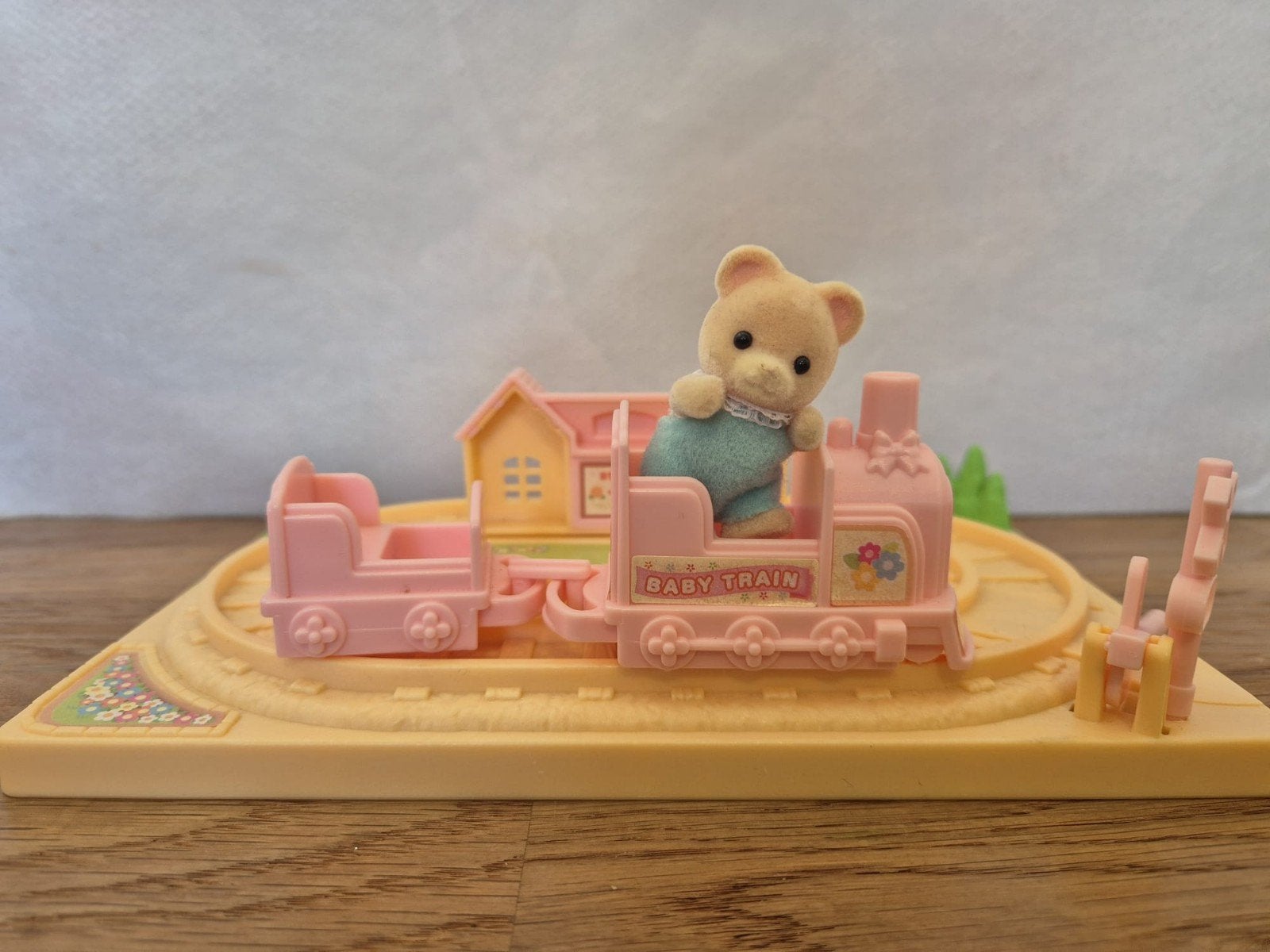 Sylvanian Families Babytrein met Beertje - Zo goed als nieuw, Ophalen, Zo goed als nieuw, Jongen of Meisje