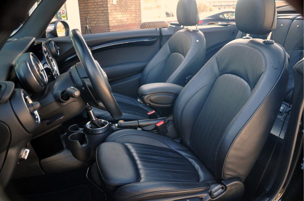 MINI Cabrio 2.0 Cooper S Chili Serious Business | 31.000 km!, 1998 cc, Gebruikt, Cabriolet, 4 stoelen