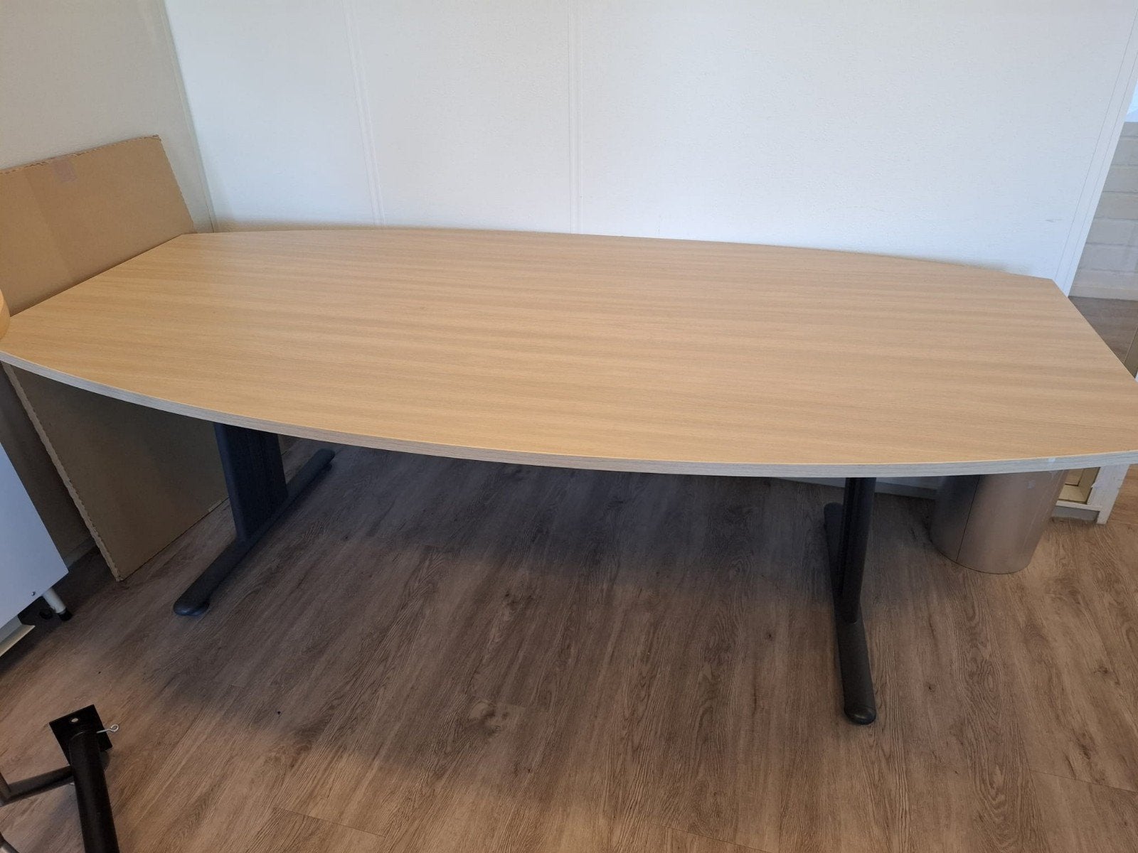 Grote ovale vergadertafel - Licht hout, Huis en Inrichting, Ophalen, Gebruikt