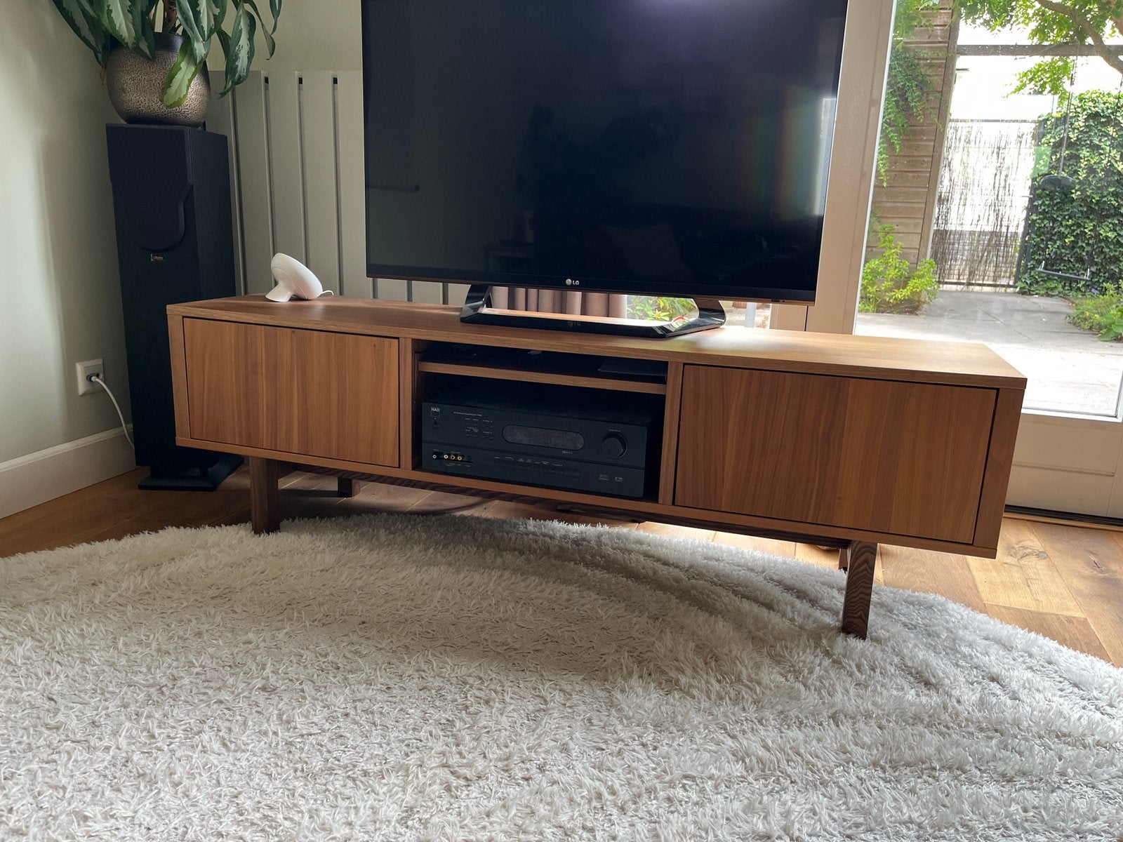 Ikea Stockholm tv meubel walnoot, Ophalen, Gebruikt, 150 tot 200 cm, Minder dan 100 cm