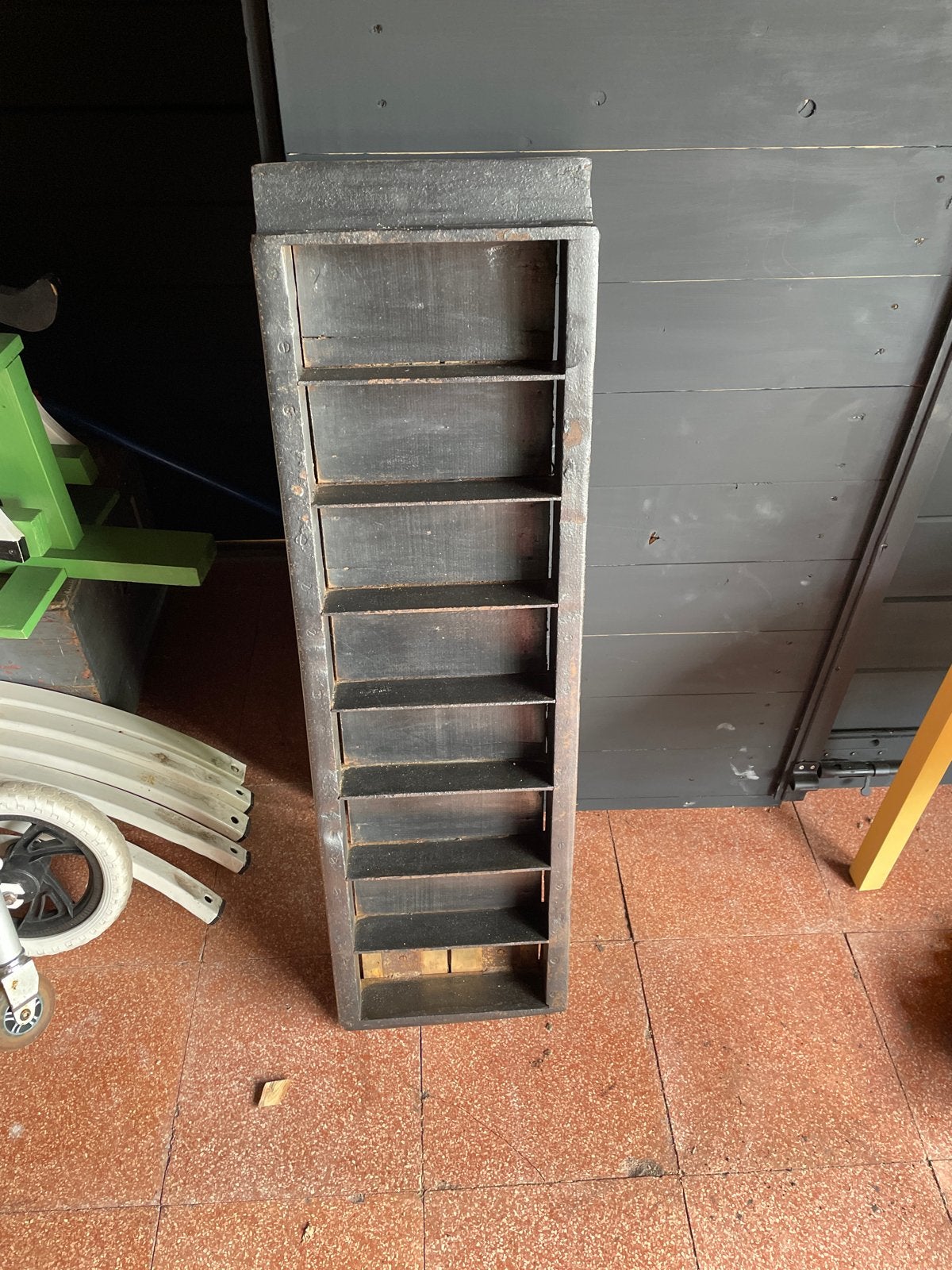 Vintage steenmal / letterbak,  8 vakken , industrieel stoer, Ophalen