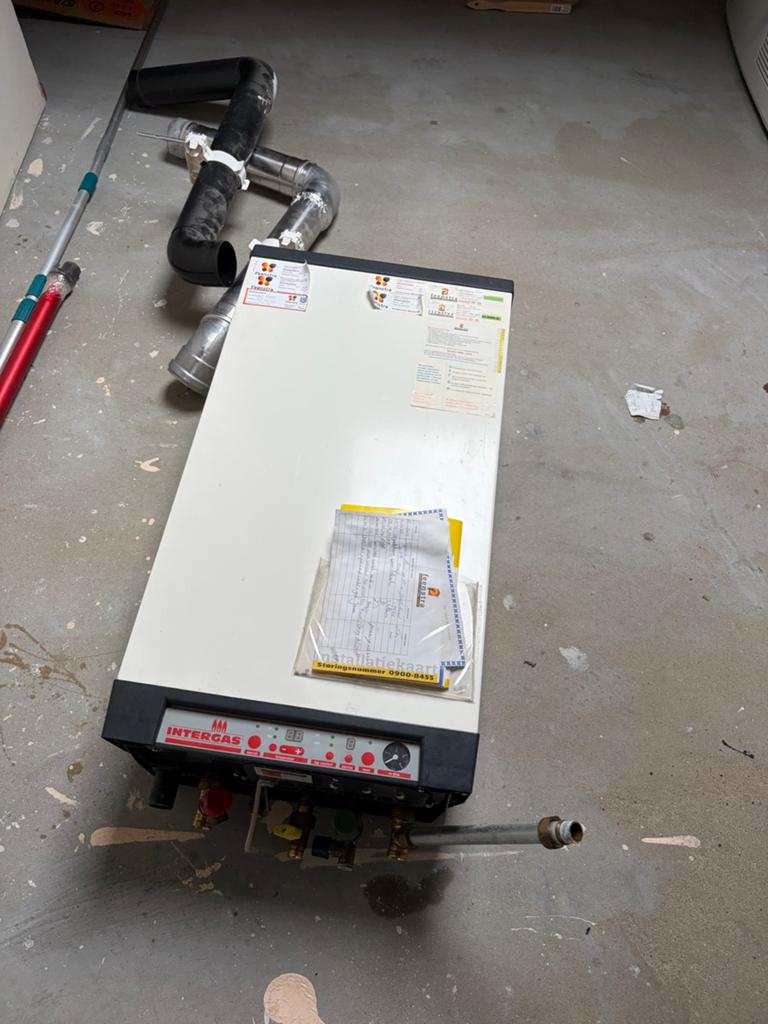 Intergas gas cv ketel - top conditie, nieuwe brander, Doe-het-zelf en Verbouw, Verwarming en Radiatoren, 30 tot 80 cm, Gebruikt