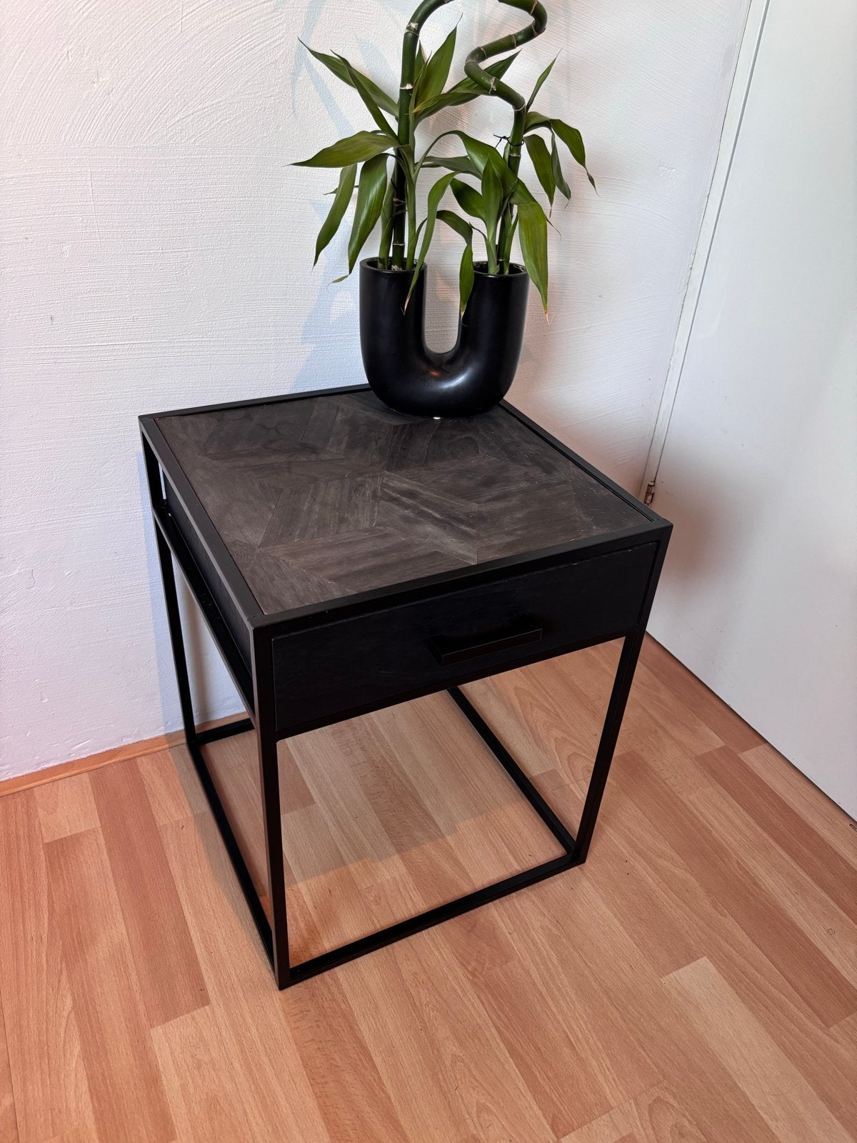 Nachtkastje / bijzettafel 40x40cm, Minder dan 55 cm, Gebruikt, Vierkant, Hout