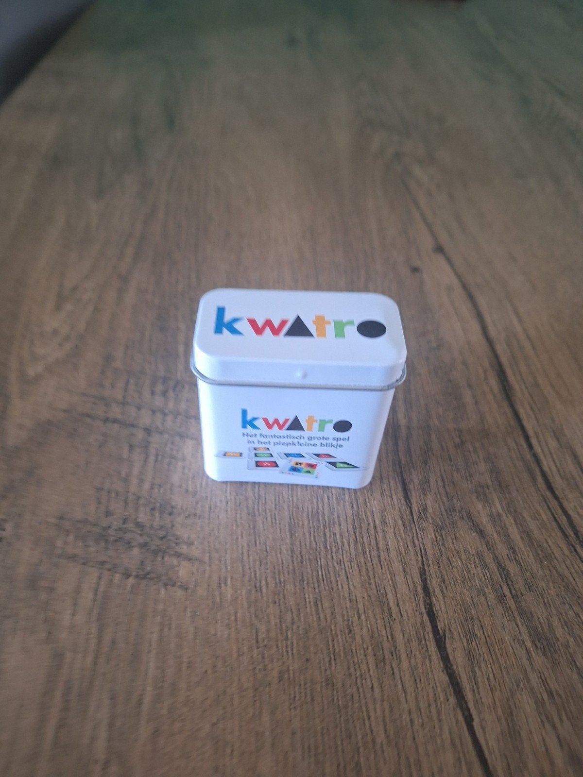 Kwatro - in een klein blikje, Ophalen of Verzenden, Zo goed als nieuw, Onbekend, Reisspel