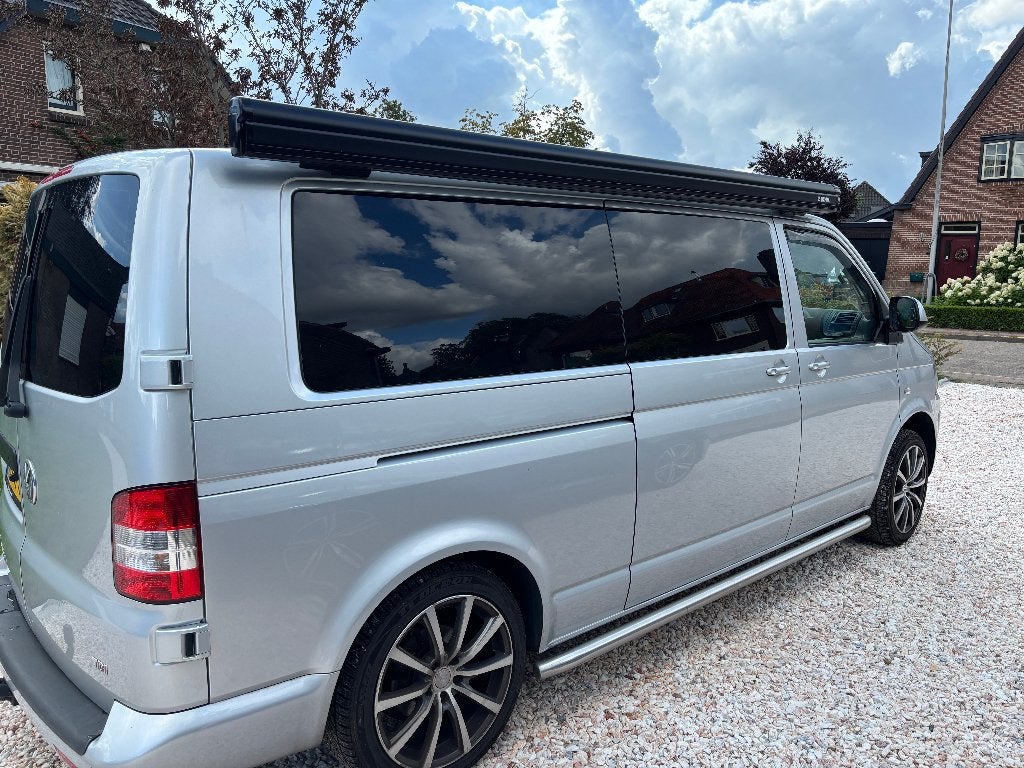 Unieke Camperbus Volkswagen T5.1 - 65 year edition, Chemisch toilet, Buscamper of Camperbus, Volkswagen, Tot en met 2