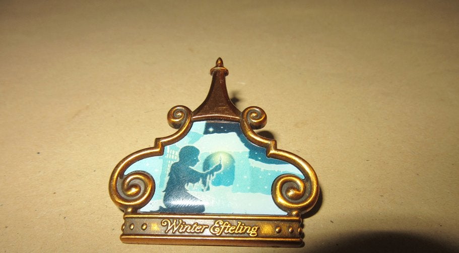 Efteling winter pin Meisje met de Zwavelstokjes, Verzenden, Zo goed als nieuw, Overige typen