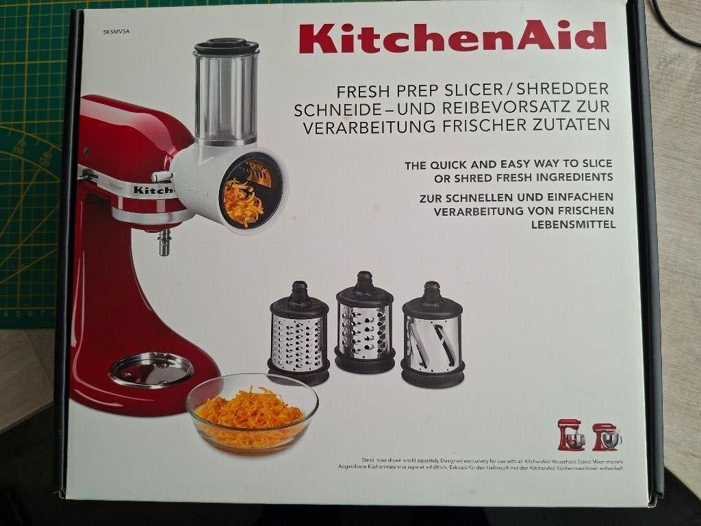 Kitchen Aid met 3 trommels., Ophalen of Verzenden, Metaal, Snijmachine, Overige merken