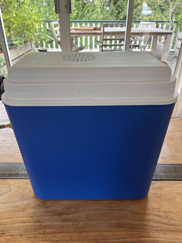 Elektrische autokoelbox met 12v autostekker, 24 liter, Ophalen, Gebruikt, Koelbox, Elektrisch
