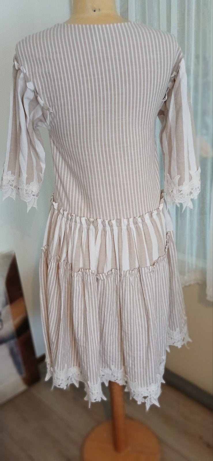 Mees Aparte jurk mt 36 beige wit kant cotton mt 36, Overige kleuren, Verzenden, Nieuw, Maat 36 (S)