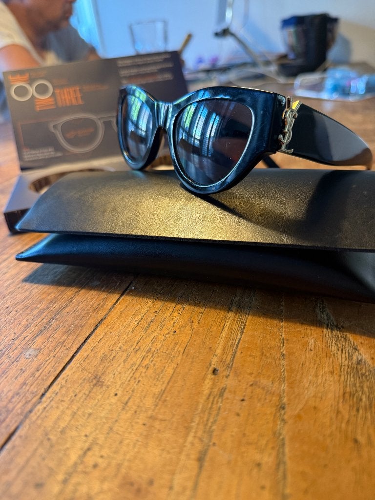 Zonnebril YSL, Sieraden, Tassen en Uiterlijk, Zonnebril, Zwart, Zo goed als nieuw, Ophalen