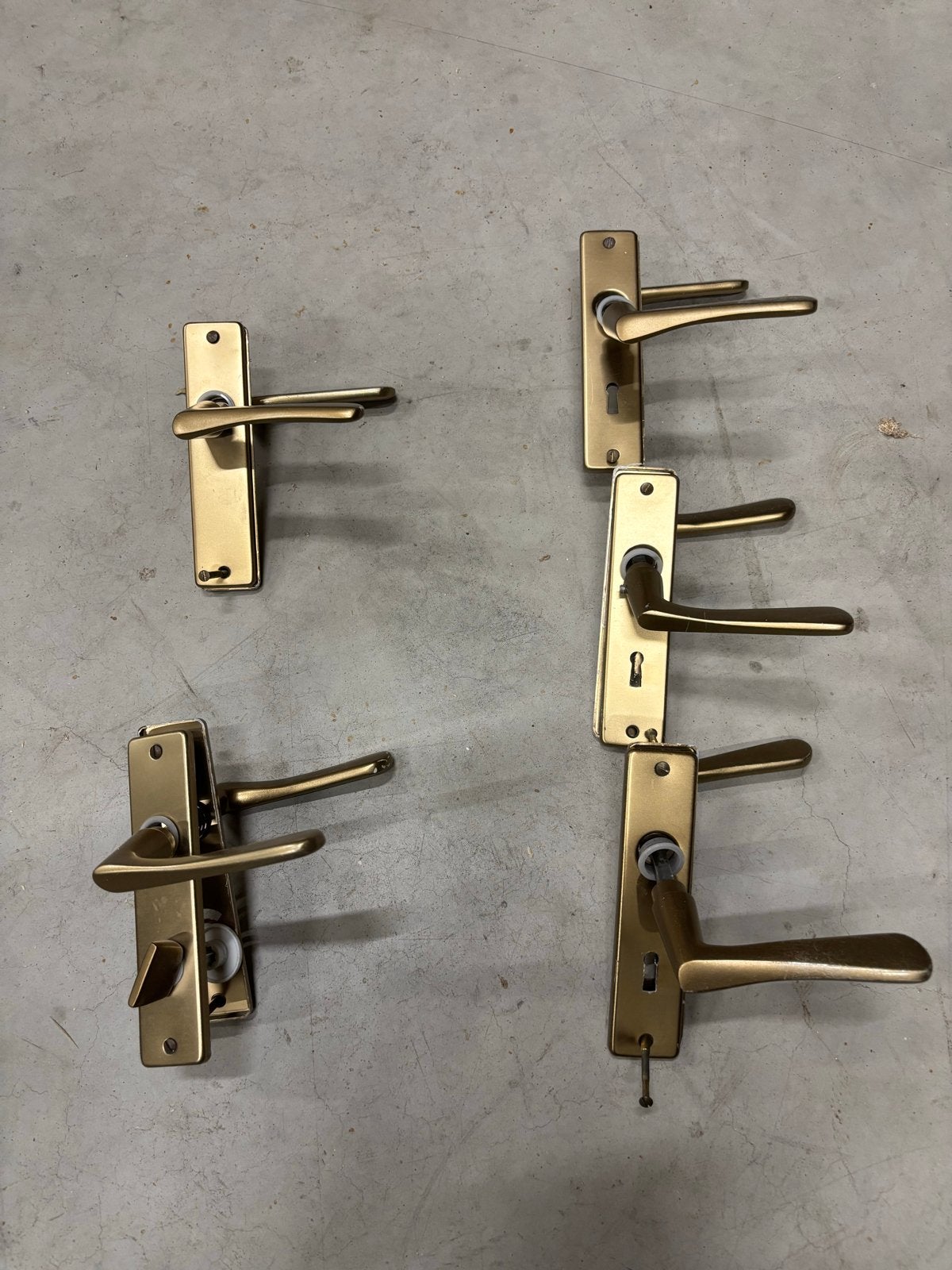 Set van 5 bronzen deurklinken met slot, Ophalen of Verzenden, Gebruikt, Overige materialen, Klink of Kruk