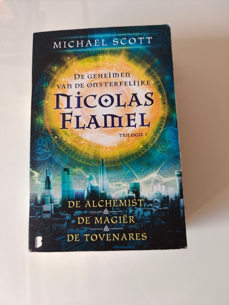 Nicoals Flamel bundel, Boeken, Ophalen of Verzenden, Gelezen