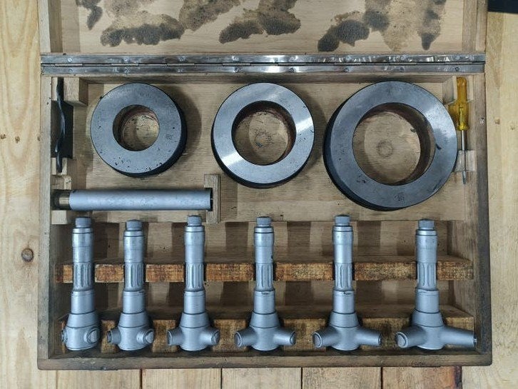 Tesa driepuntsbinnenmicrometer 40-100mm, Ophalen, Gebruikt