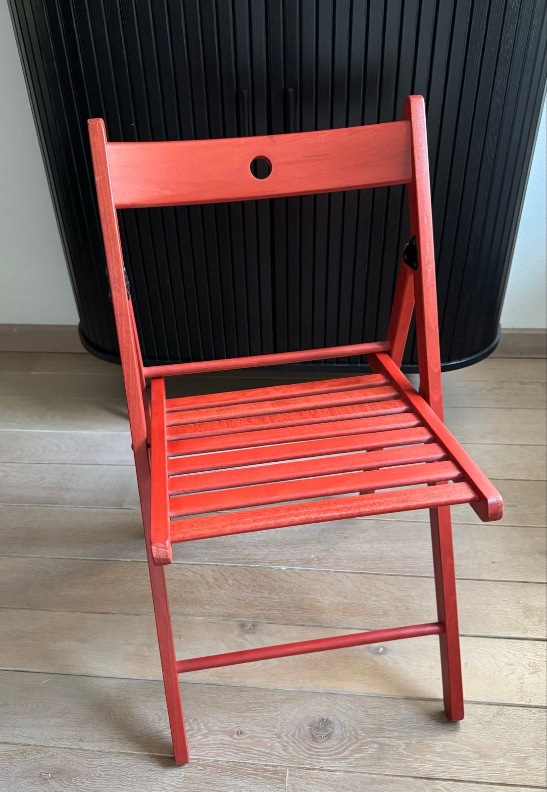 2 houten klapstoelen - Rood, Ophalen, Twee, Zo goed als nieuw, Rood