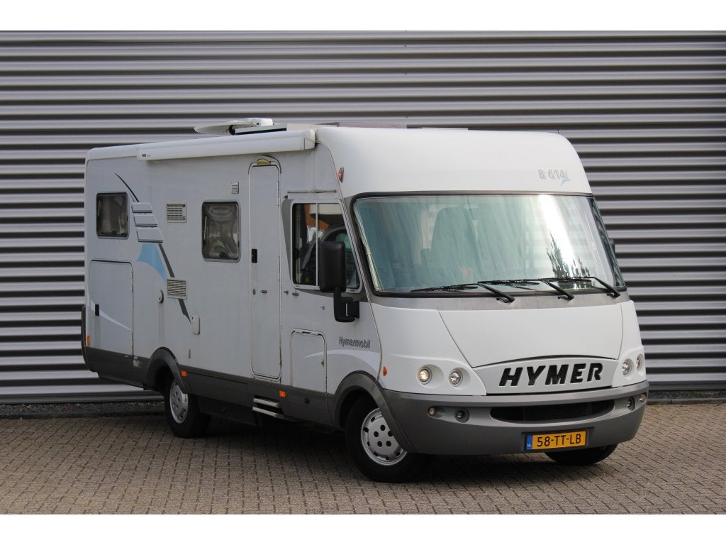 Hymer B 614 146PK Integraal 4-Persoons Omvormer Schotel, Integraal, Afzuigkap, Ringverwarming, Fiat