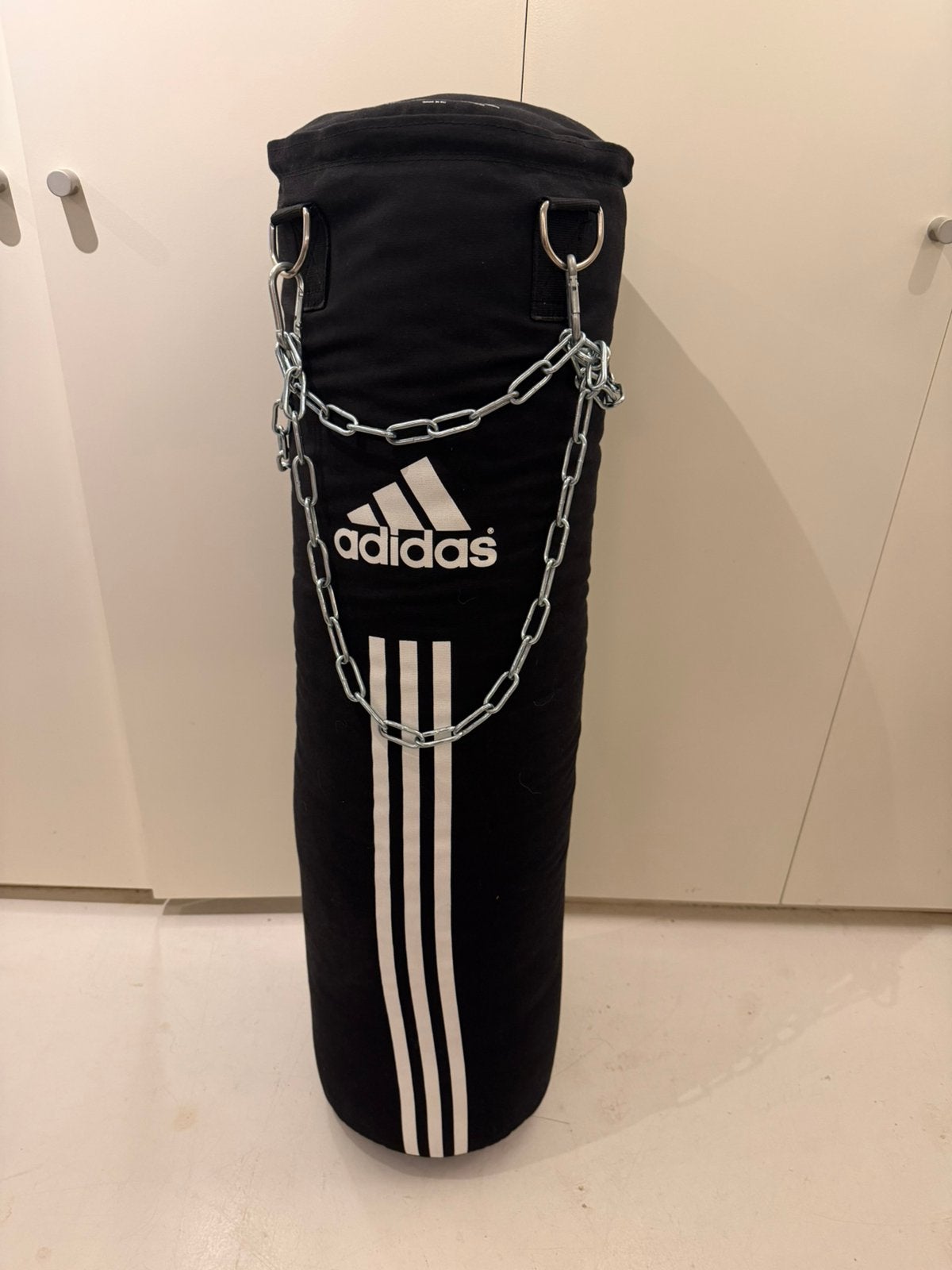 Bokszak hangend Adidas, Ophalen, Zo goed als nieuw, Bokszak
