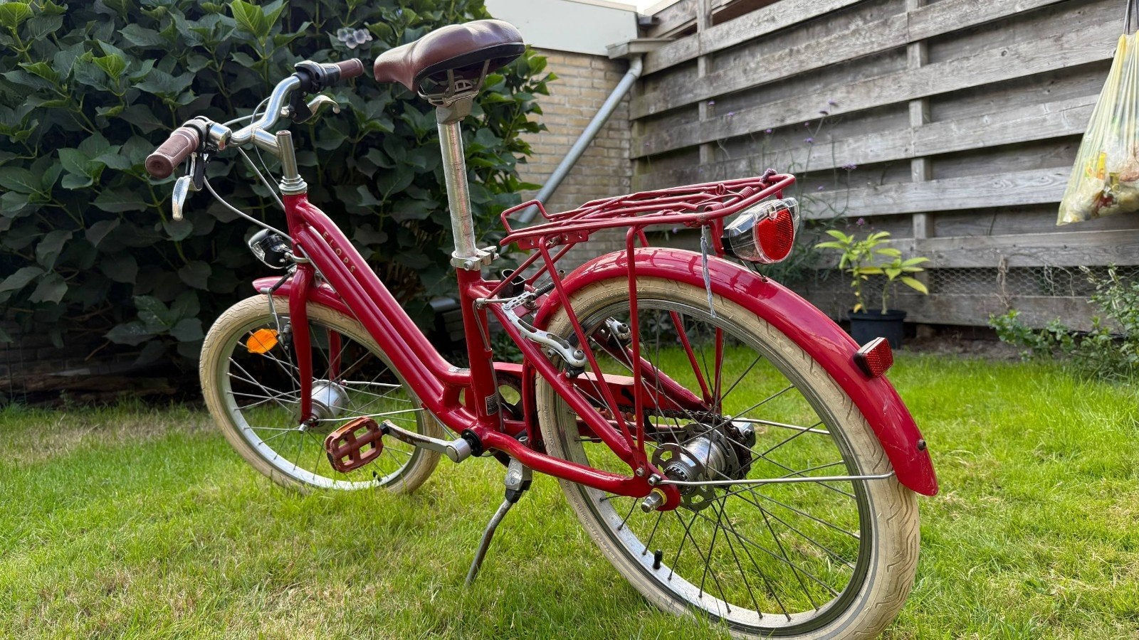 Elops 900 Kinderfiets Rood 20 inch (6-9 jaar), Fietsen en Brommers, Ophalen of Verzenden, Gebruikt, 20 inch of meer, Elops