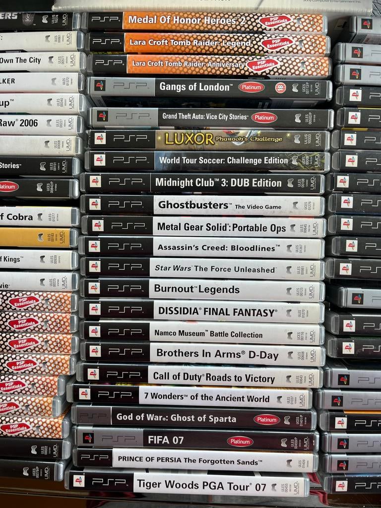 PSP monster Collectie: 2 Consoles, Games & 22 UMD Films, Spelcomputers en Games, Games | Sony PlayStation Portable, Overige genres