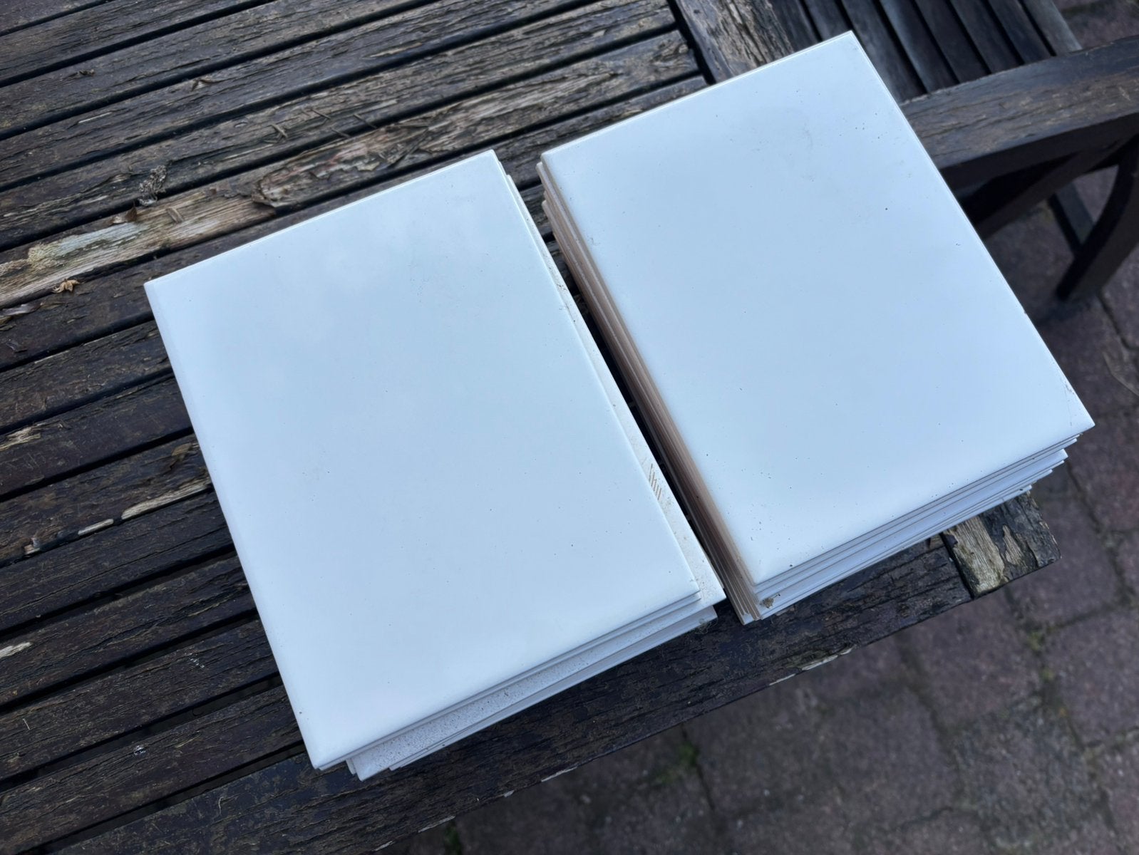 Gratis 25 witte tegels, Ophalen, Minder dan 20 cm, Zo goed als nieuw, 20 tot 40 cm