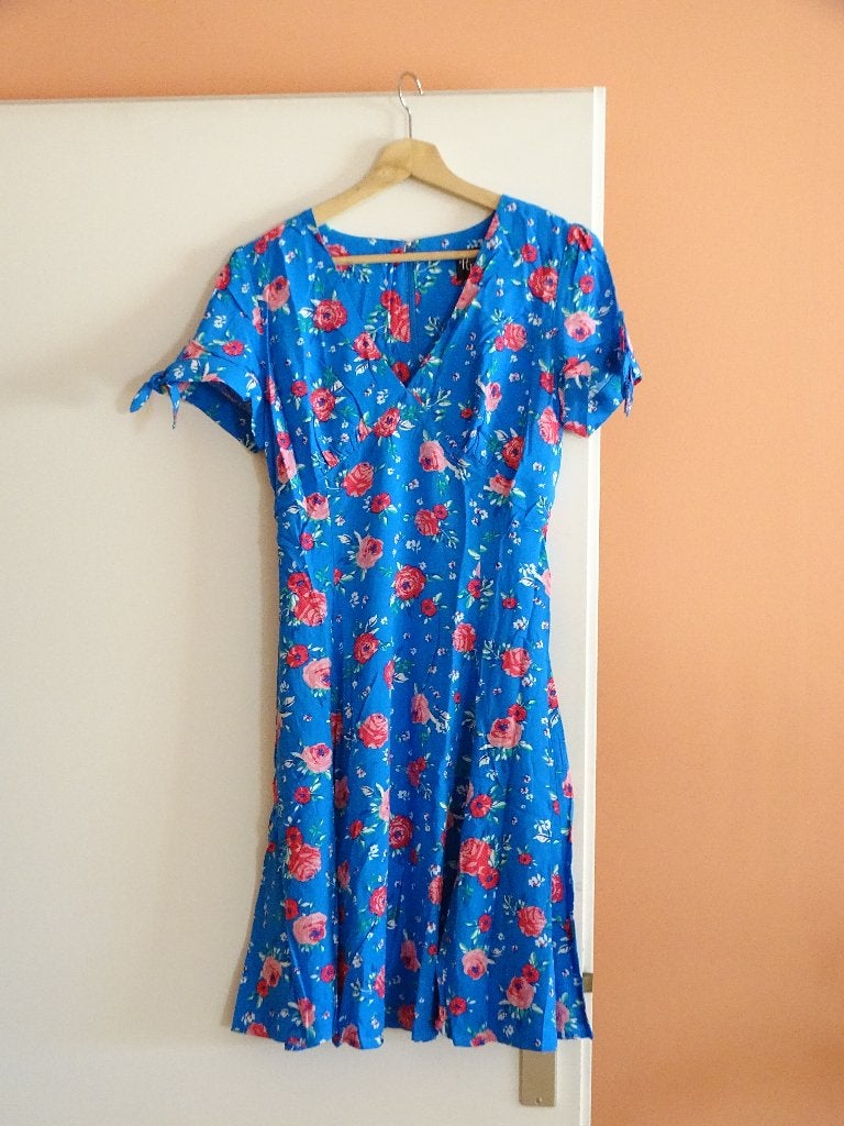 Hell Bunny jurk blauw bloemen maat S, Blauw, Nieuw, Ophalen of Verzenden, Hell Bunny