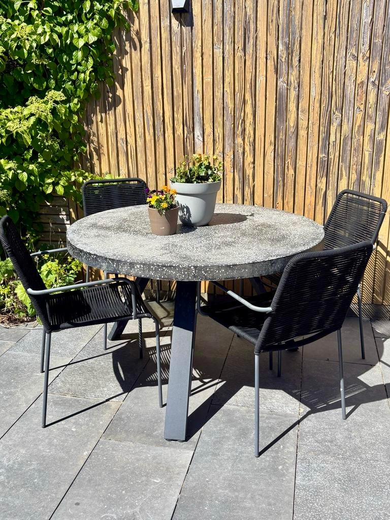 Massieve Granito Stenen Tuintafel met 4 stoelen, Ophalen, Eettafel, Zo goed als nieuw, Tuinset