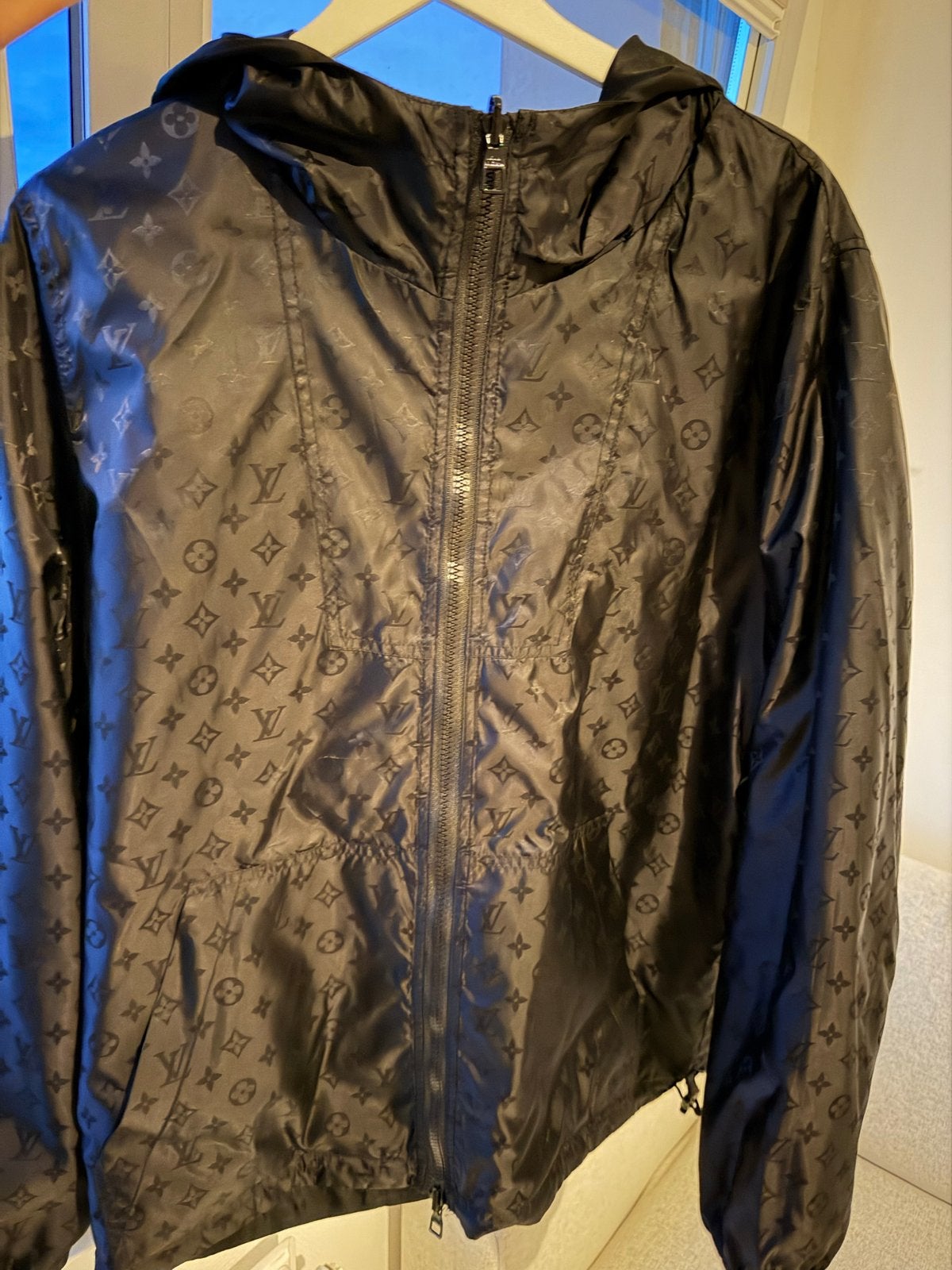 Louis Vuitton Monogram Windbreaker Zwart - Zeer Goede Staat, Ophalen of Verzenden, Zo goed als nieuw, Maat 48/50 (M), Zwart