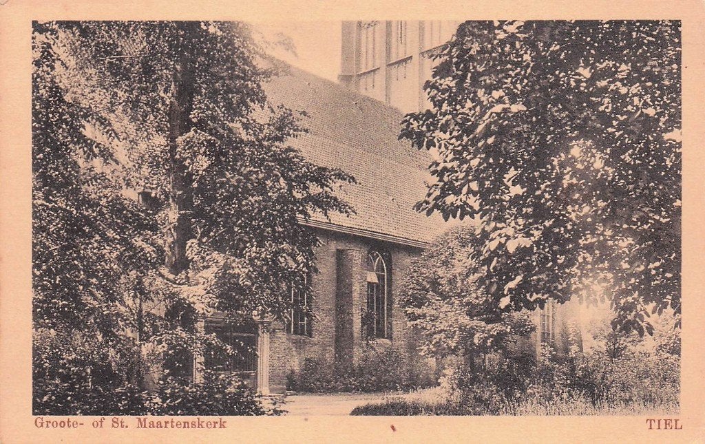 Tiel - Groote of St. Maartenskerk met bomen, Ophalen of Verzenden, Voor 1920, Ongelopen, Gelderland