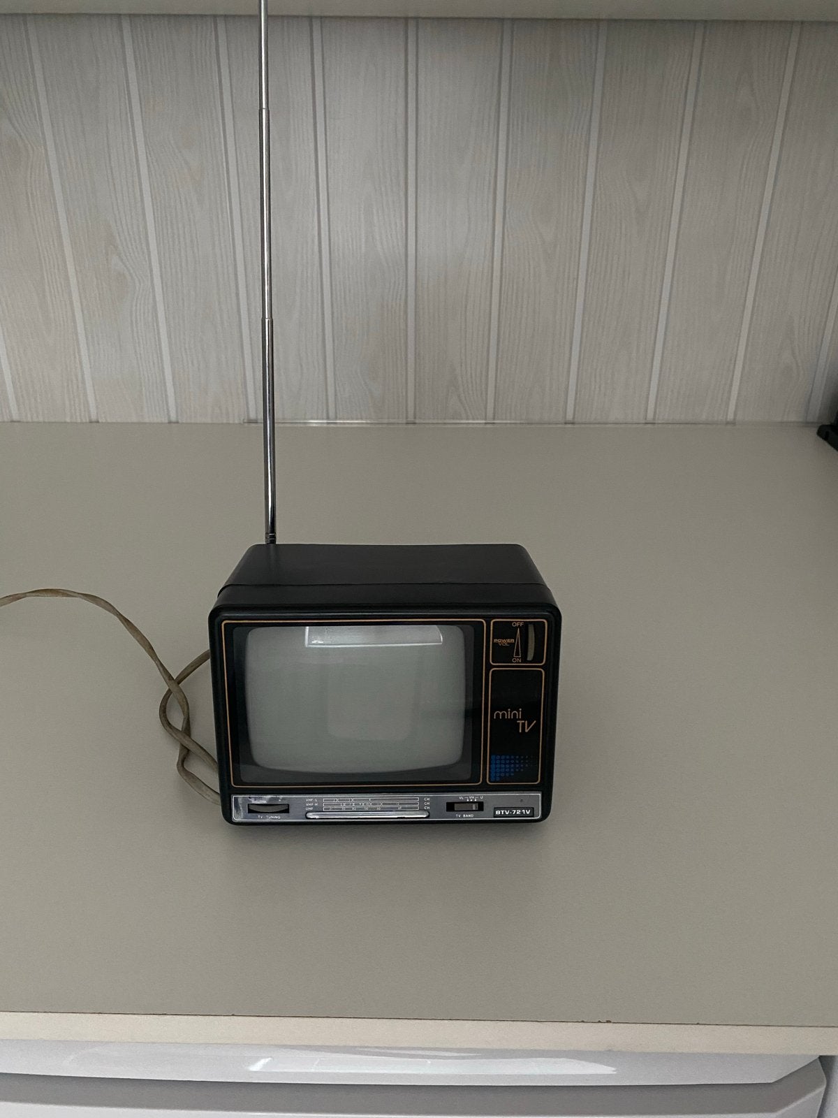 Vintage Mini TV BTV-721V Zwart/Wit Televisie, Audio, Tv en Foto, Vintage Televisies, Ophalen, Gebruikt, Minder dan 40 cm, Overige merken