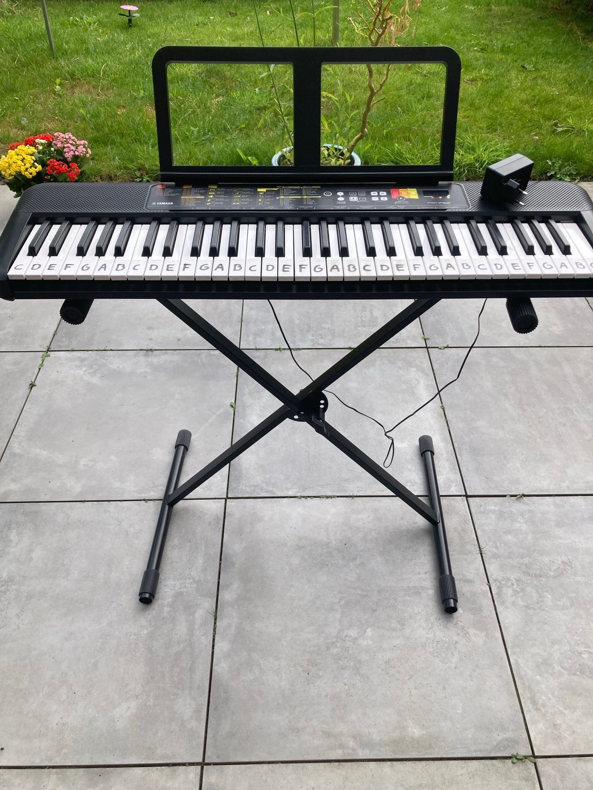 Yamaha PSR-F52 Keyboard met standaard, Muziek en Instrumenten, Keyboards, Ophalen, 61 toetsen, Yamaha, Zo goed als nieuw