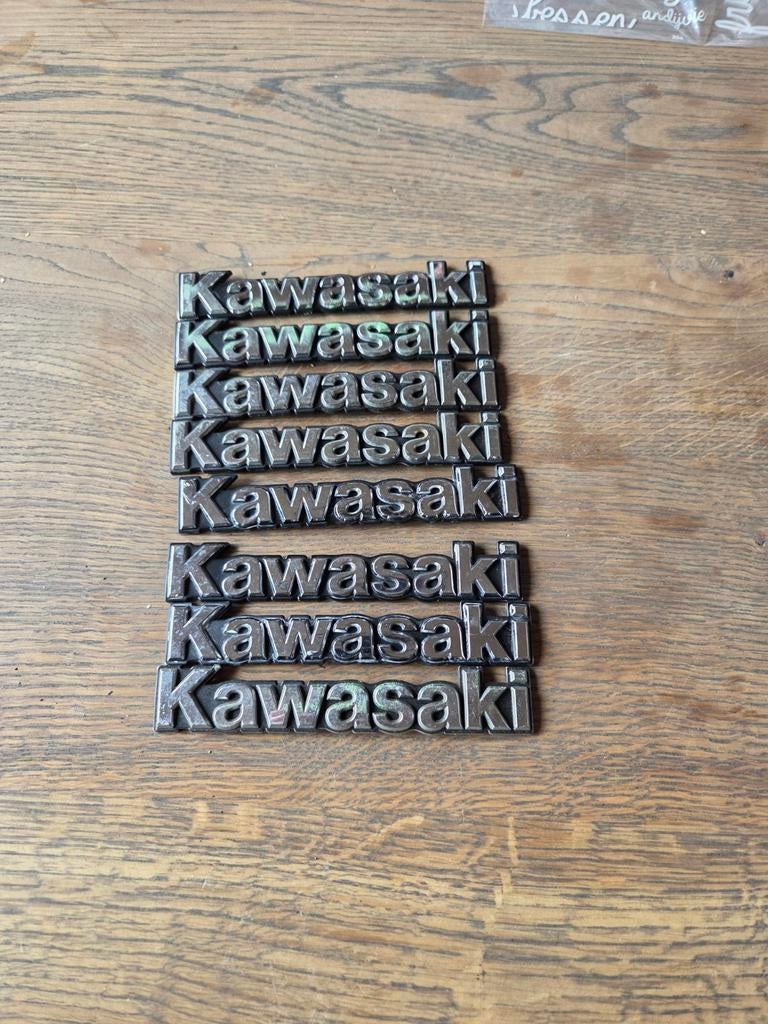 Kawasaki emblemen, Ophalen