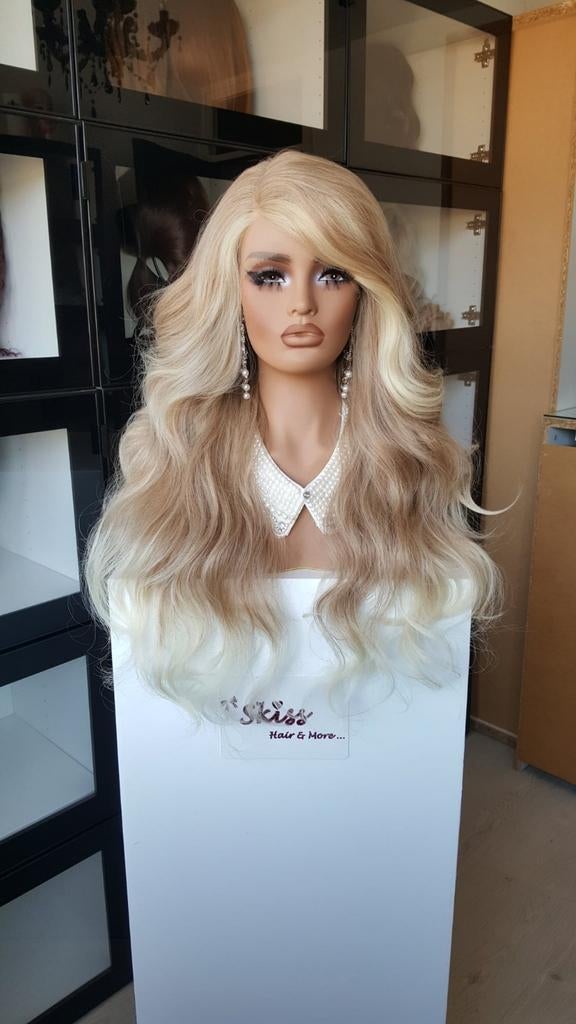 Basic Lace Pruik: Gemêleerd warm blond met lichte punten, Sieraden, Tassen en Uiterlijk, Uiterlijk | Haarverzorging, Nieuw, Pruik of Haarverlenging