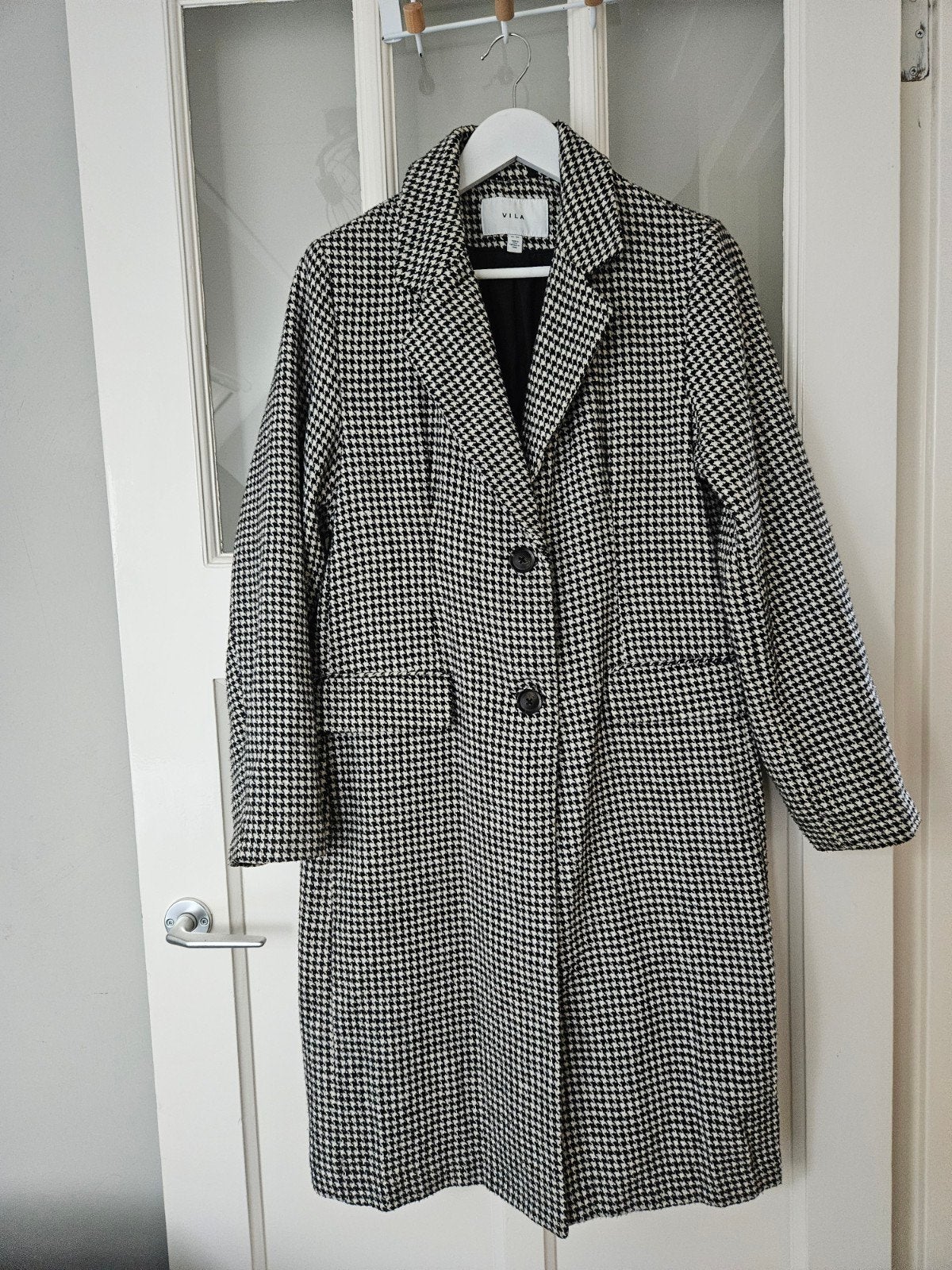 Zwart-witte pied-de-poule jas Villa - Maat 40   jas - Maat, Kleding | Dames, Maat 38/40 (M), VILA, Zwart, Ophalen of Verzenden