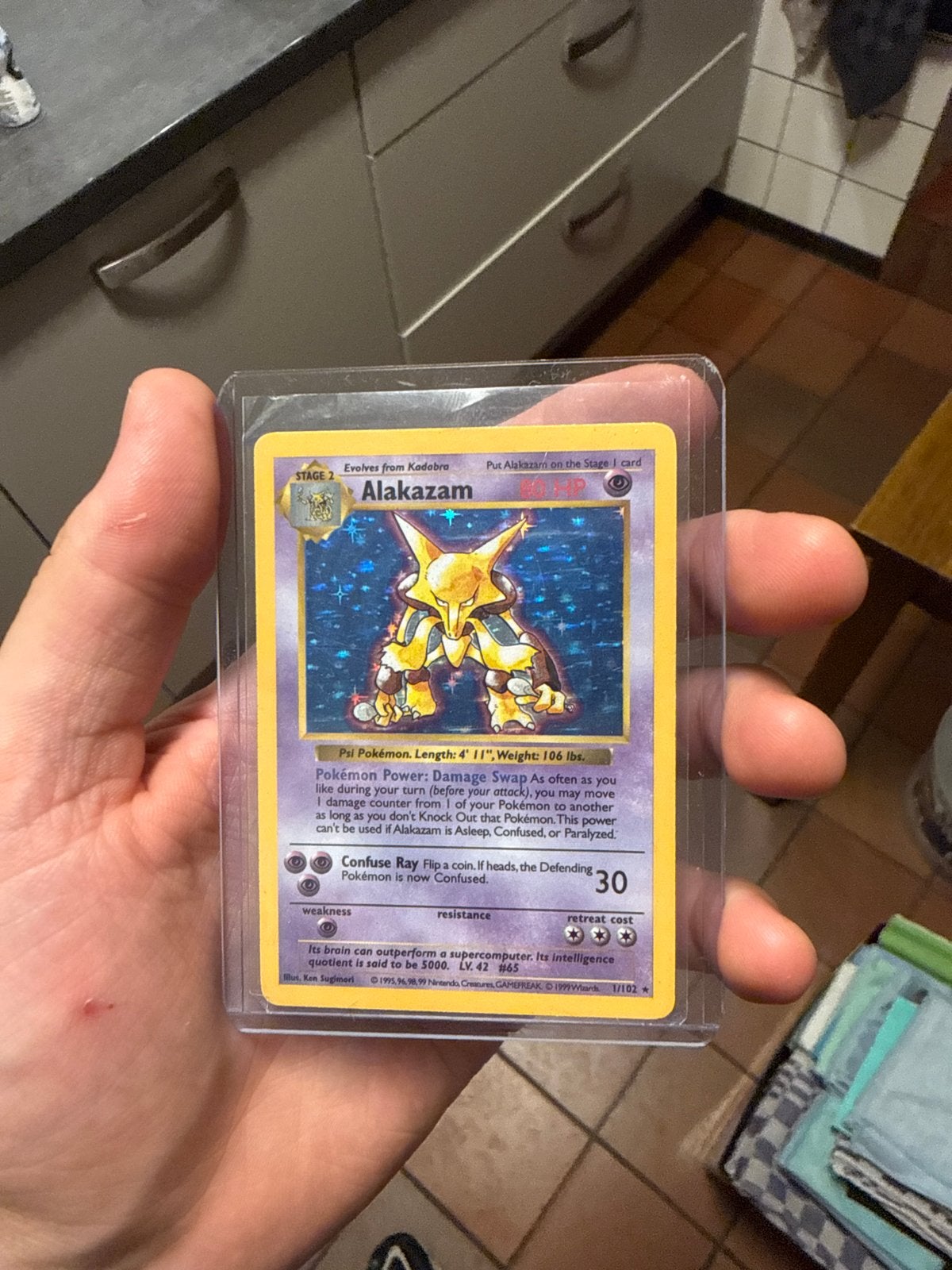 Alakazam Base Set Shadowless 1/102 Pokémon Kaart, Hobby en Vrije tijd, Ophalen of Verzenden, Gebruikt, Losse kaart, Foil