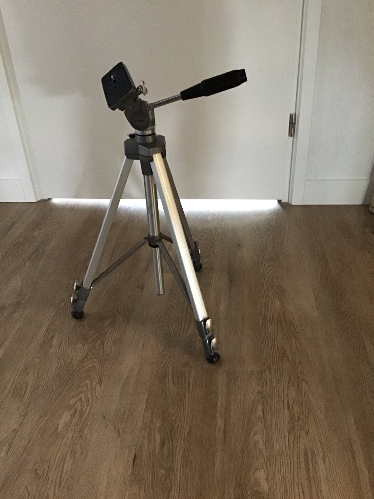 Velbon fotostatief, Ophalen, Velbon, Driepoot, Zo goed als nieuw