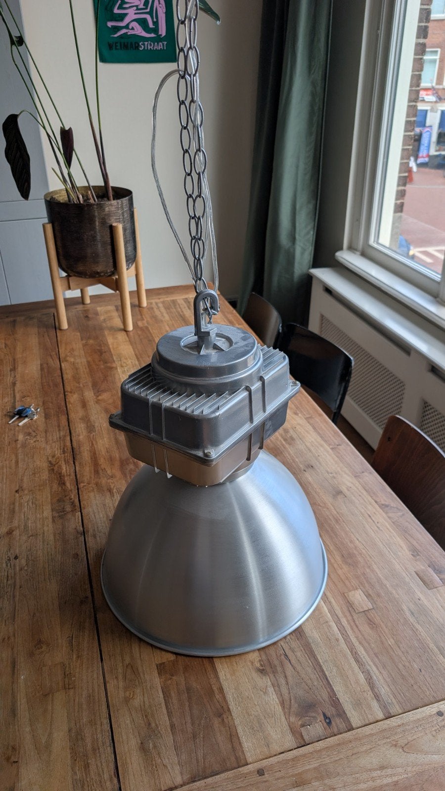 Industriële hanglamp, Ophalen