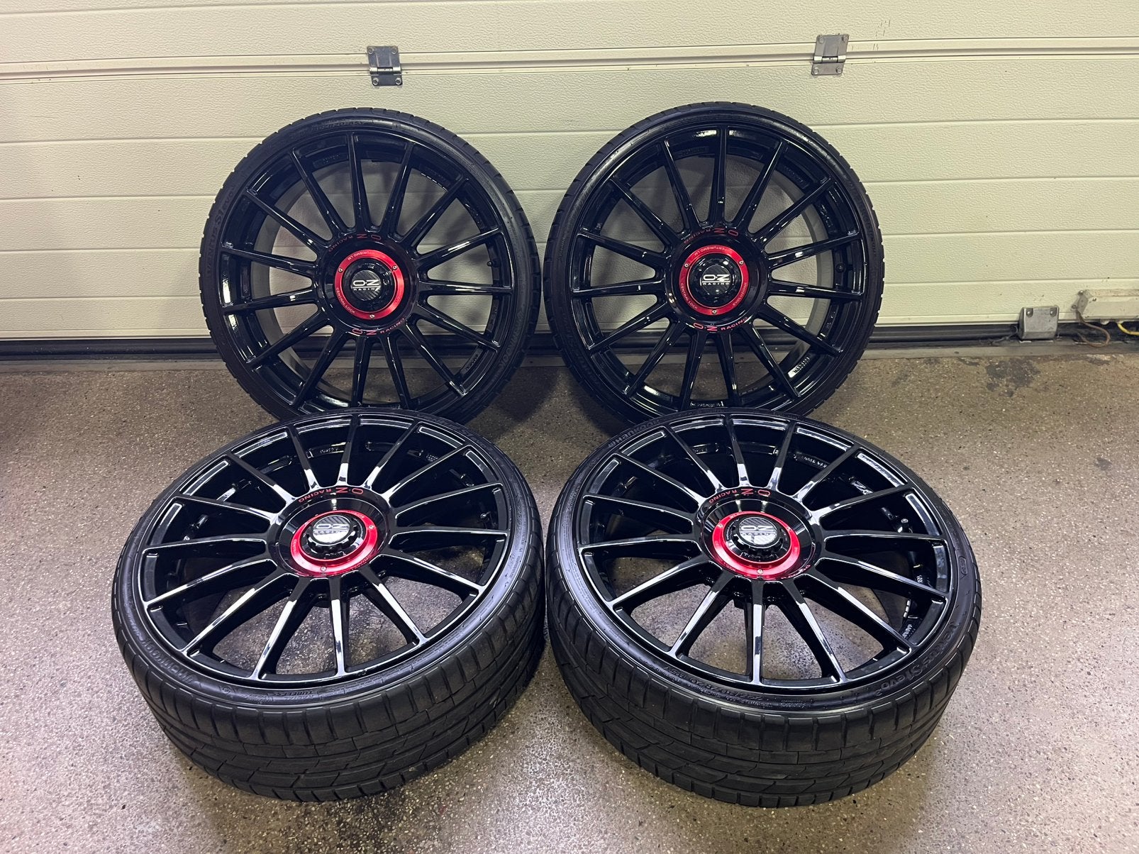 OZ Superturismo Evoluzione 20 Inch 5x112 225/30R20 8,5J, Auto-onderdelen, Ophalen, Gebruikt, Banden en Velgen, Personenwagen